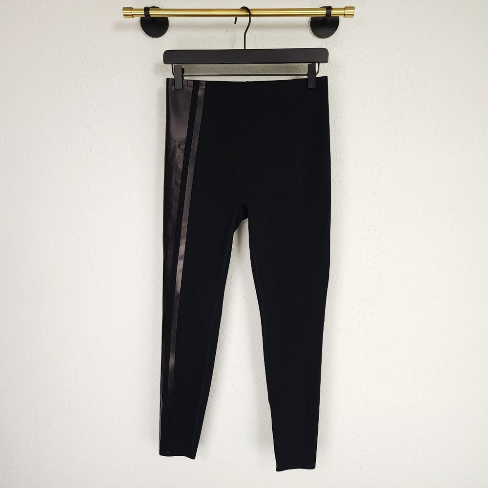SPANX M Very Black Gloss Side Stripe Legging